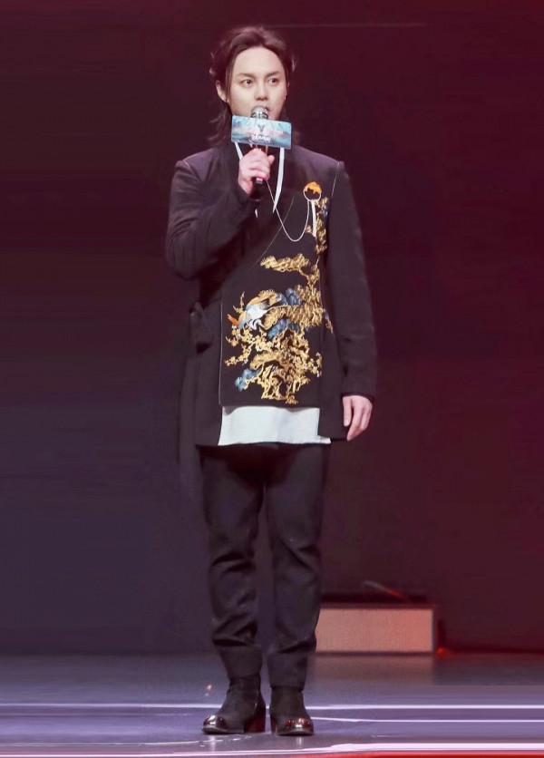 2021辣眼明星 &vert; 愛馬仕哭了，花多少錢才能讓吳宣儀不揹我們的包？