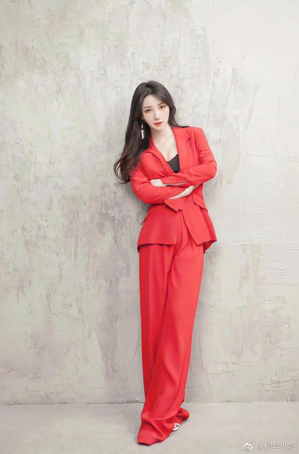 賀歲最終篇，五大明星紅裝賀歲，楊冪、熱巴、柳巖，誰顏值最高？