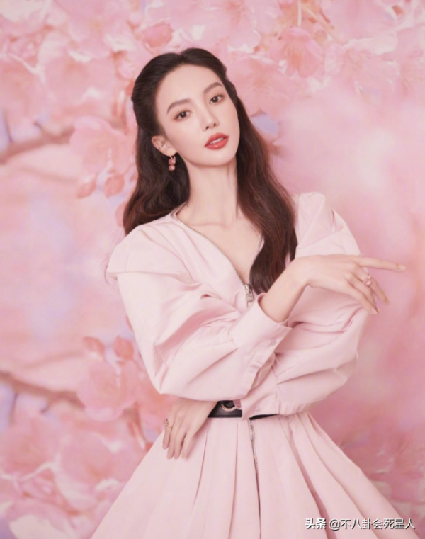 央視元宵女星PK：毛曉彤贏了金晨，萬茜&OpenCurlyDoubleQuote;敗&rdquo;在服裝上