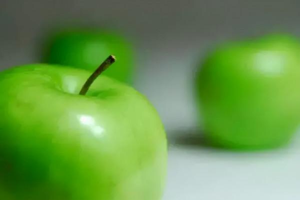 碧玉中的“蘋果綠”,你喜歡嗎? 碧玉中的“蘋果綠”,你喜歡嗎?