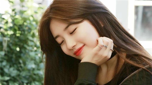 裴秀智曬27歲生日照,元氣十足少女感絕了,不愧為國民初戀 裴秀智曬27歲生日照,元氣十足少女感絕了,不愧為國民初戀