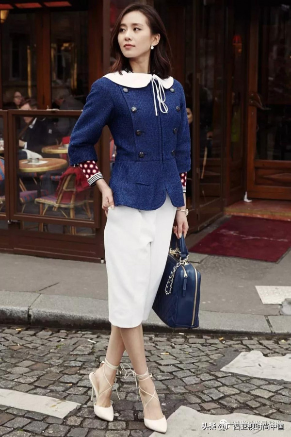 迎面一股海軍風，減齡顯瘦小能手