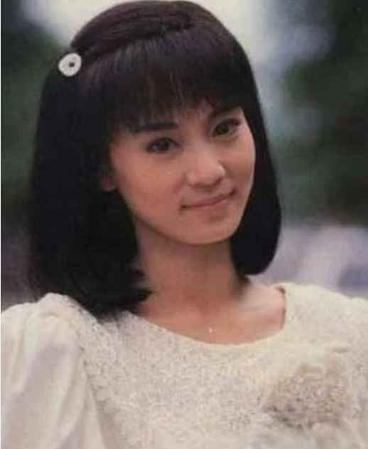 容貌出眾,60歲卻不生孩子的6位女星,楊麗萍為了跳舞拿掉孩子 容貌出眾,60歲卻不生孩子的6位女星,楊麗萍為了跳舞拿掉孩子