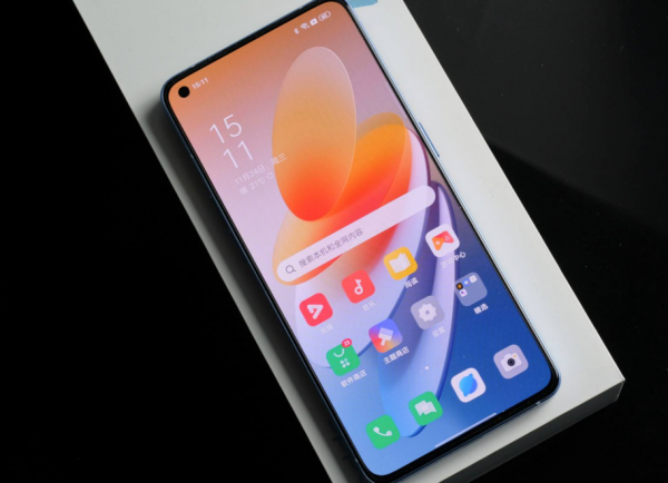 OPPOReno7Pro測評：買了暮雪金感覺不好看，有點後悔，但效能不錯