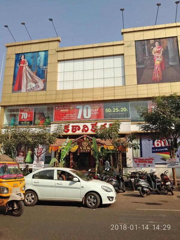 第一次拜訪印度普通人家，印度少女對我深情一笑