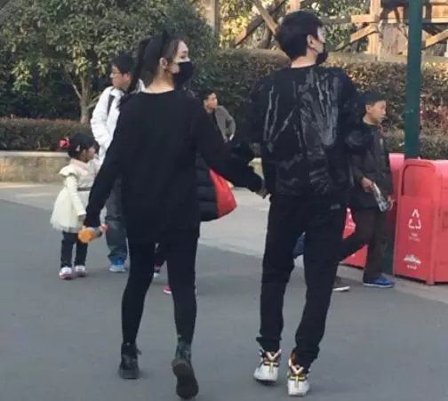 央視中秋晚會明星感情關係：一對情侶、兩對舊愛、四對“情敵”