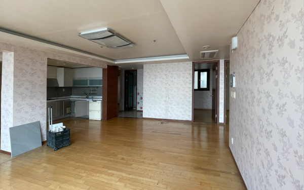 土味精裝房的逆襲，111㎡簡約風乾淨清爽，裝出的效果20年不過時