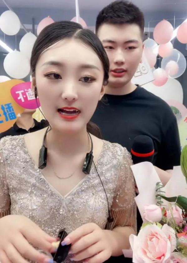 一看就沒瞧上大衣哥全家……