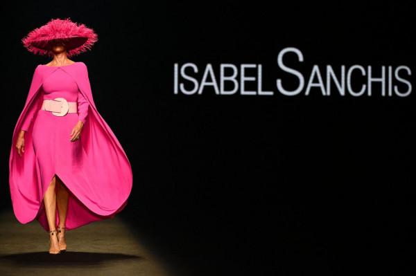 馬德里時裝週——伊莎貝爾·桑奇品牌時裝秀 馬德里時裝週——伊莎貝爾·桑奇品牌時裝秀