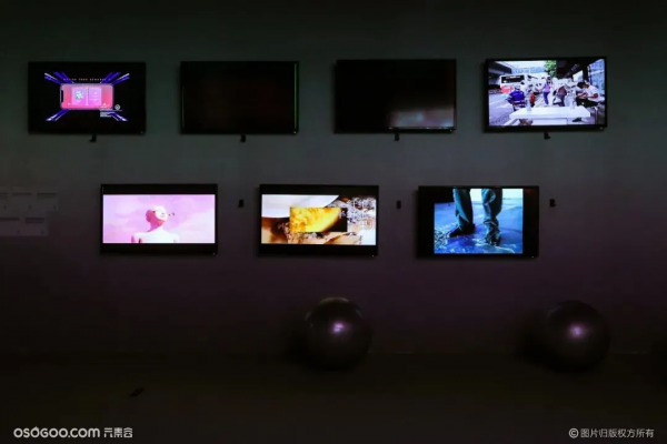 這不僅僅是一場時尚人的秀,更是年輕人的嘉年華 這不僅僅是一場時尚人的秀,更是年輕人的嘉年華