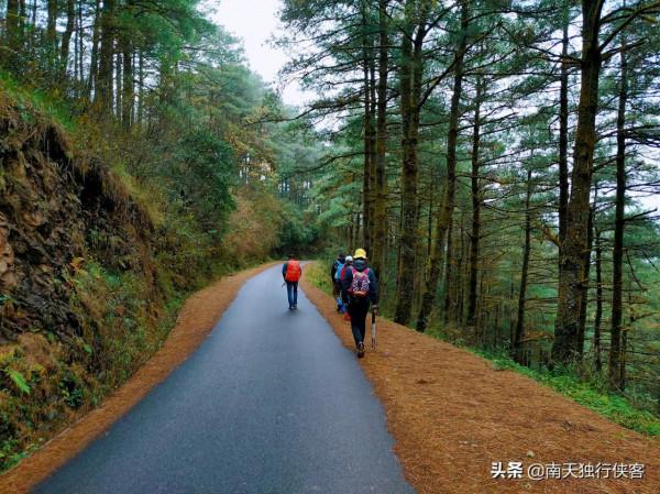 攀登昆明的崑崙山-梁王山,可遠觀滇池、撫仙湖、陽宗海、星雲湖 攀登昆明的崑崙山-梁王山,可遠觀滇池、撫仙湖、陽宗海、星雲湖