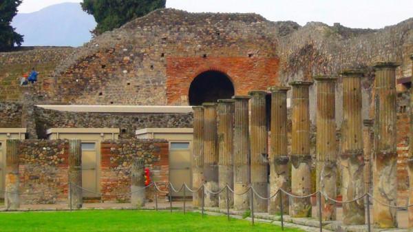 湯加火山噴發的火山灰,如何處理,是個大問題 湯加火山噴發的火山灰,如何處理,是個大問題