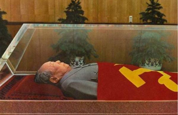 如何保護毛主席遺容的光輝形象？電影廠職工出一方法，沿用至今