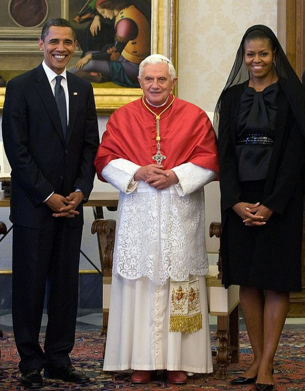 70歲美國第一夫人會見羅馬教皇!首次戴頭紗亮相好美,仙氣十足啊 70歲美國第一夫人會見羅馬教皇!首次戴頭紗亮相好美,仙氣十足啊