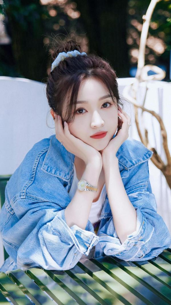 吳宣儀唯美桌布