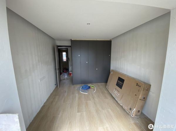 我用鹹魚裝套房-127㎡，全房更換平開斷橋鋁&plus;地暖&plus;全屋黑胡桃傢俱