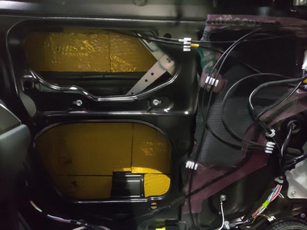 尋找安靜 鄭州環亞雷克薩斯LM3500H汽車隔音改裝大白鯊