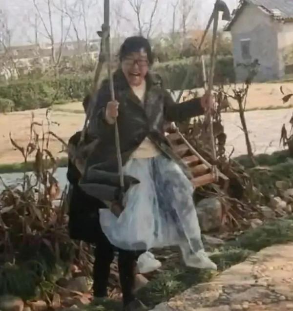 張紀中和餘秀華各自助手上位傳奇(原創打油詩一首)