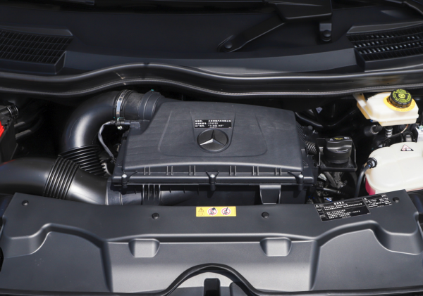 賽那加價7萬元，不如入手低配2021款賓士V級，車頭大標真的香