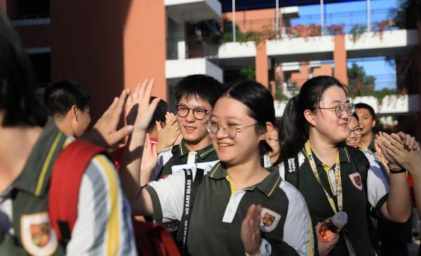 上海很神秘的二本大學，知名度並不高，但畢業生多數成為公務員