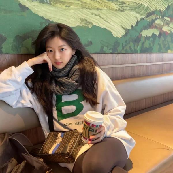 MOYNAT摩奈節日限定OH!Camera手袋欣賞