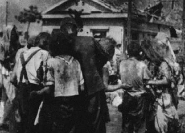 雙槍老太婆被判槍決，周總理親自出面求情，主席：善待她的家人