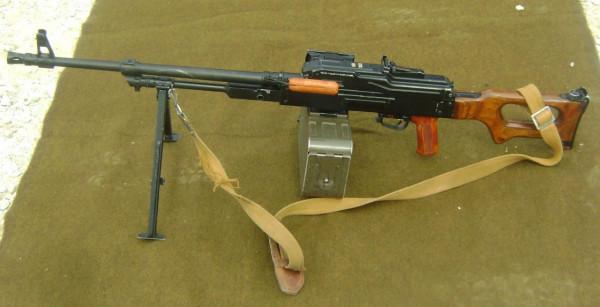 54式手槍、56式衝鋒槍、“幾內亞特戰營”愛不釋手 54式手槍、56式衝鋒槍、“幾內亞特戰營”愛不釋手