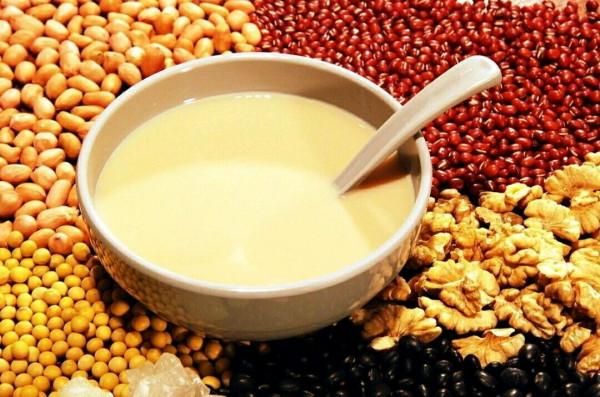 89歲的老奶奶,一到秋天就常吃它,做法簡單,不上火睡眠好 89歲的老奶奶,一到秋天就常吃它,做法簡單,不上火睡眠好