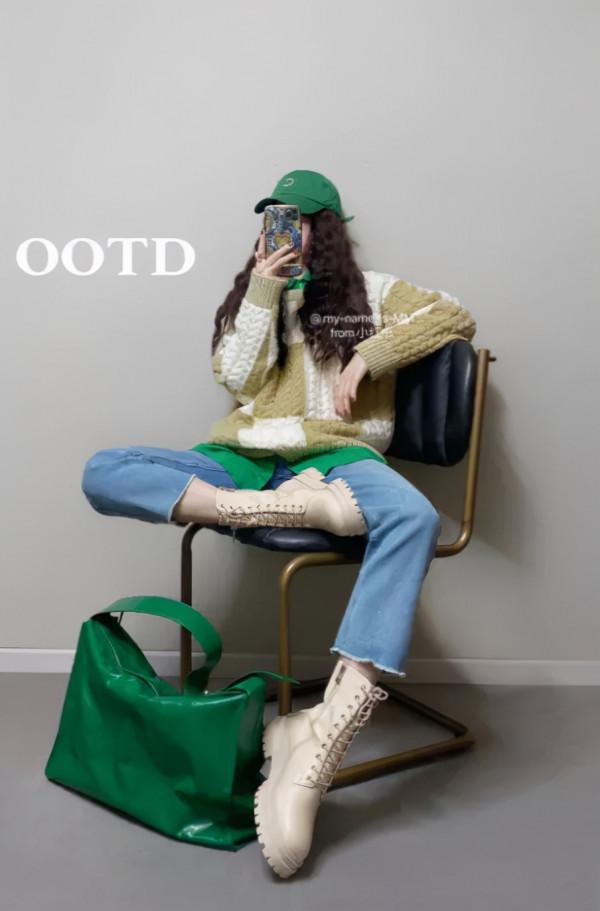 小黑靴OUT了！今冬「這雙鞋」超火爆，時髦精都愛它