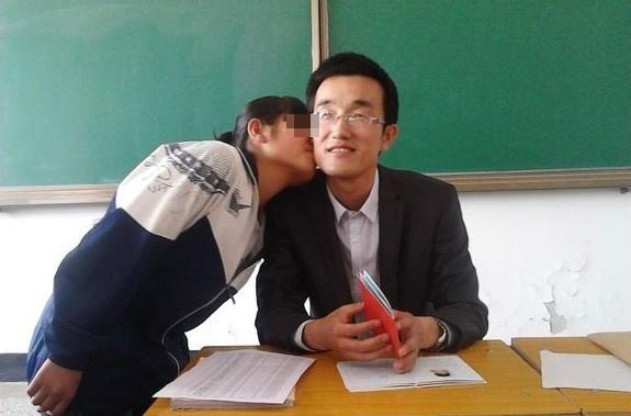 一個不經意的舉動，老師就命喪學生之手！尖子生是怎樣變成魔鬼的