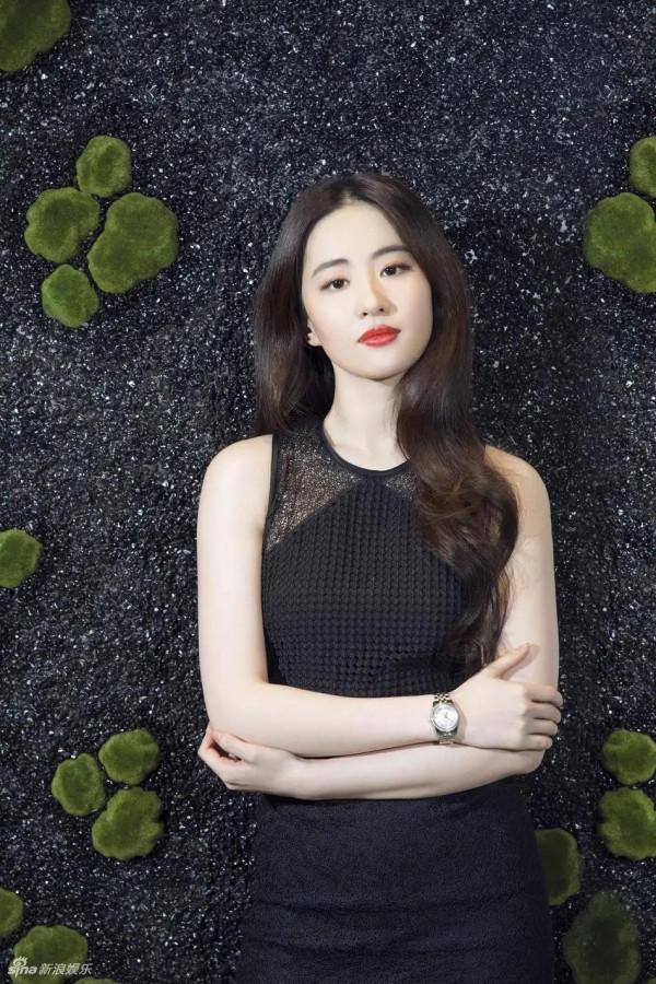 神仙劉亦菲變阿姨了