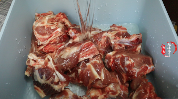 醬大骨頭怎麼做才好吃?告訴你正確做法,肉香軟爛,好吃解饞 醬大骨頭怎麼做才好吃?告訴你正確做法,肉香軟爛,好吃解饞