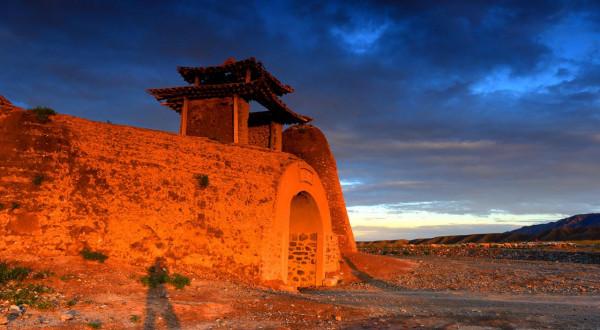 古城幾度夕陽紅 古城幾度夕陽紅