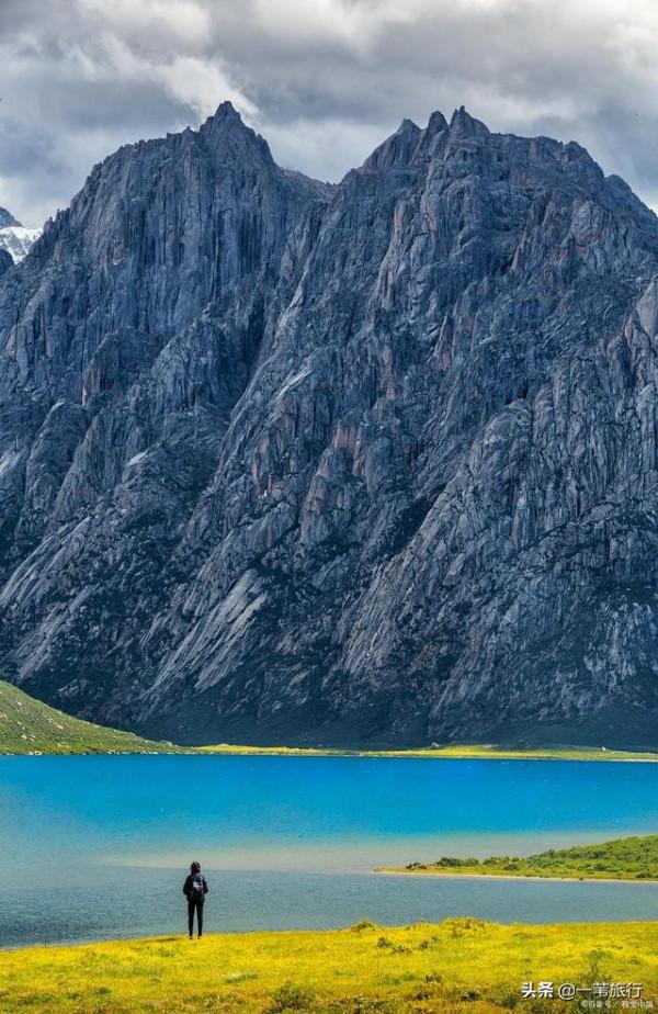 文化名山莫過於三山五嶽，五嶽分居全國，但每個省都有自己的三山