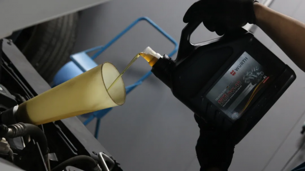 翻新“破爛不堪”的寶馬X5,車主硬是把X5當拖拉機開了7年 翻新“破爛不堪”的寶馬X5,車主硬是把X5當拖拉機開了7年