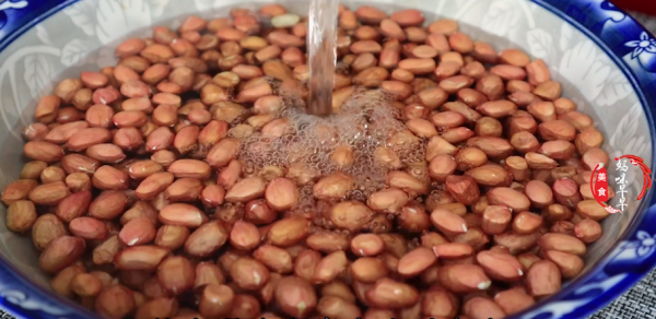 入秋後,吃牛羊肉不如吃“長生果”,營養又解饞,適合中老年人 入秋後,吃牛羊肉不如吃“長生果”,營養又解饞,適合中老年人