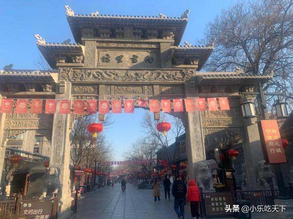 青州古鎮一日遊進入青州古城第一特色就是豎立的一座座精雕