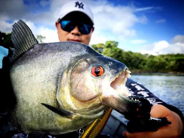 男人為了釣魚能有多瘋狂?在海上漂了10年,解鎖上千魚種成就 男人為了釣魚能有多瘋狂?在海上漂了10年,解鎖上千魚種成就