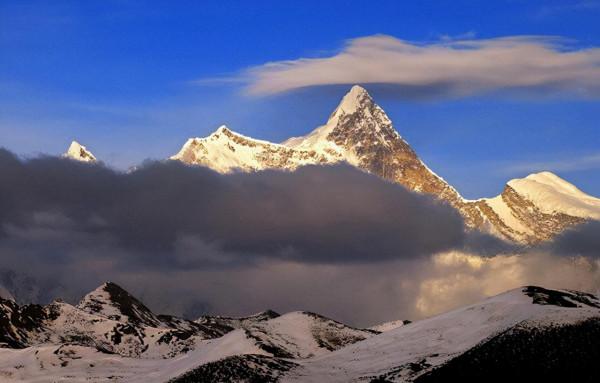 南迦巴瓦峰下 南迦巴瓦峰下
