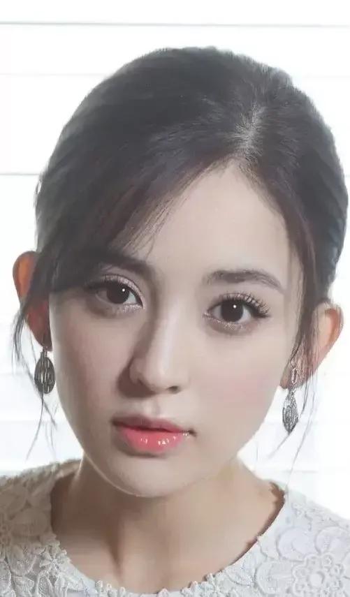 嫵媚動人的娜扎