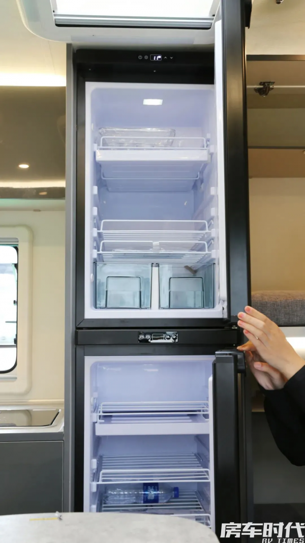 覽眾自由炮B 輕型越野旅居車 巧妙空間設計 配置齊全 輕鬆出行 覽眾自由炮B 輕型越野旅居車 巧妙空間設計 配置齊全 輕鬆出行