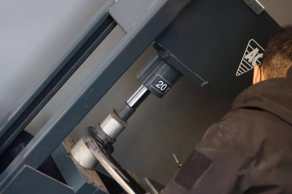 怪獸修車：翻新來自河南的大眾途安，全車異響抖動，積碳堆積如山