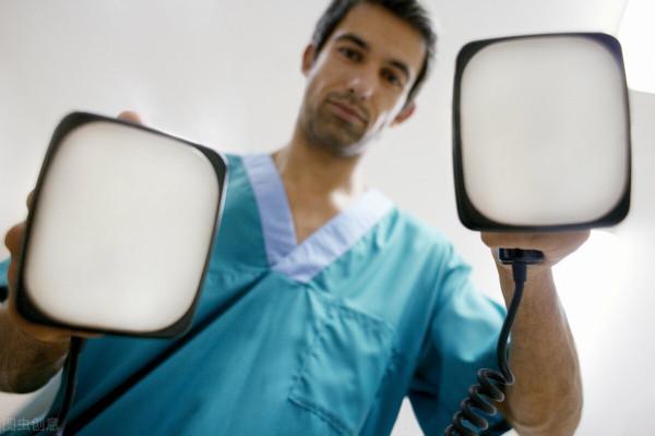 20世紀最詭異的醫學懸案：宮頸癌晚期患者，接連毒倒23名醫護人員