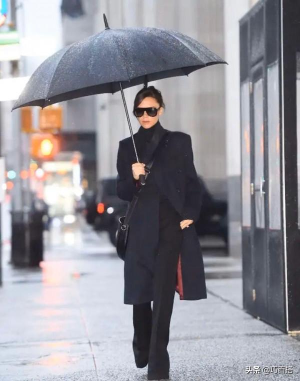 貝嫂真不愧是時尚設計師,私服造型永遠有顏有型,風格鮮明而獨特 貝嫂真不愧是時尚設計師,私服造型永遠有顏有型,風格鮮明而獨特