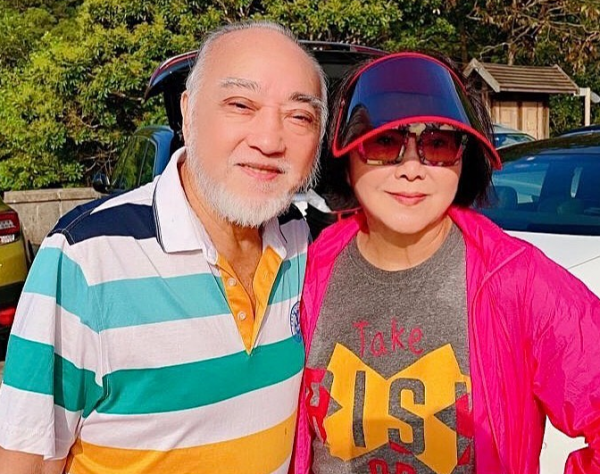 《射鵰英雄傳》演員罕同框，李司棋抗癌成功精神足，劉江笑容慈祥