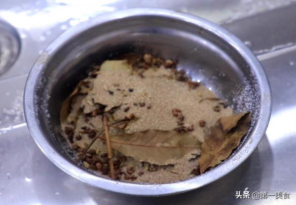 想吃鹽水鴨自己在家就能做，皮脆肉嫩，鹹香入味，做法其實很簡單