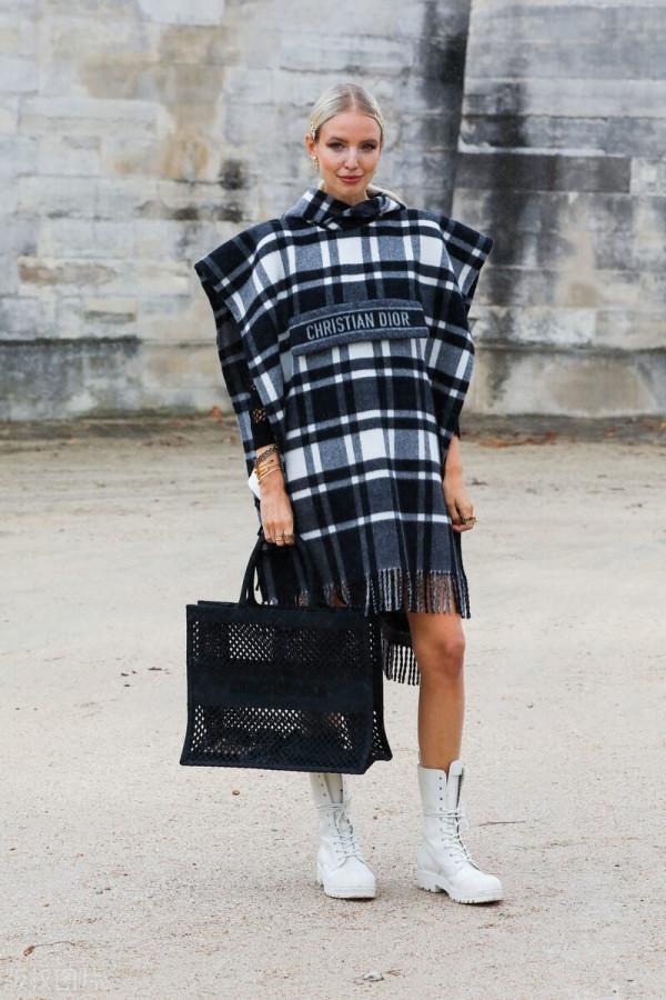 時尚,有時就是一種格格不入!這個秋天,需要與眾不同 時尚,有時就是一種格格不入!這個秋天,需要與眾不同