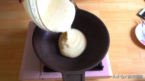 教你煎出軟蓬蓬的雞蛋餅，比棉花還柔軟，看著就流口水了