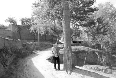 我被父母養成河南第一懶人：7歲不會走路，吃飯靠喂23歲自己餓死