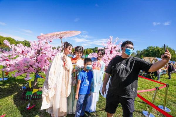 湖面泛舟、遊園賞月，順義85項文化活動慶中秋